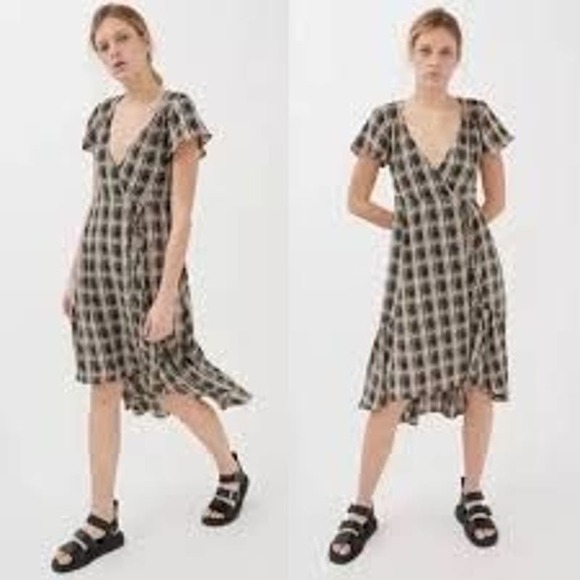 Urban Outfitters Daphne Boho Black Print Short Sleeve Wrap High Low Midi Dress - Picture 1 of 13